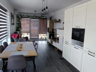 Penthouse 3 cam, 63 mp, TERASA 88 mp, parcare